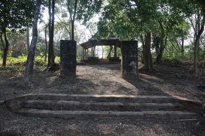 attraction-Phnom Preah Theat Temple.jpg